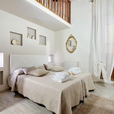 Santa Croce Cathedral By Mmega Apartment ฟลอเรนซ์ ภายนอก รูปภาพ